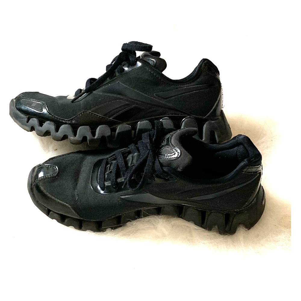 Reebok Tig tech black woman’s  sneakers